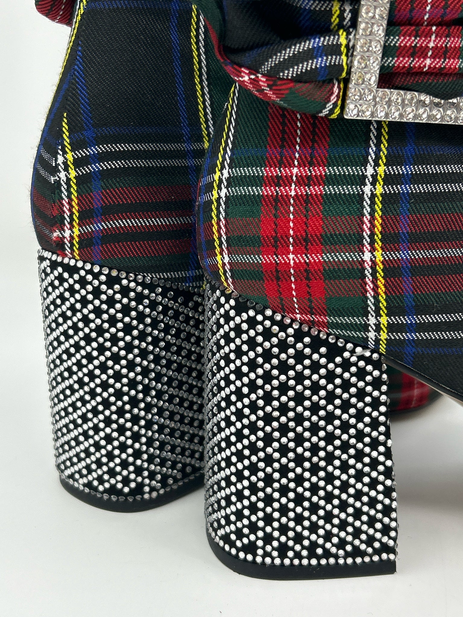 BETSEY JOHNSON Size 8M Navy plaid Women Booties