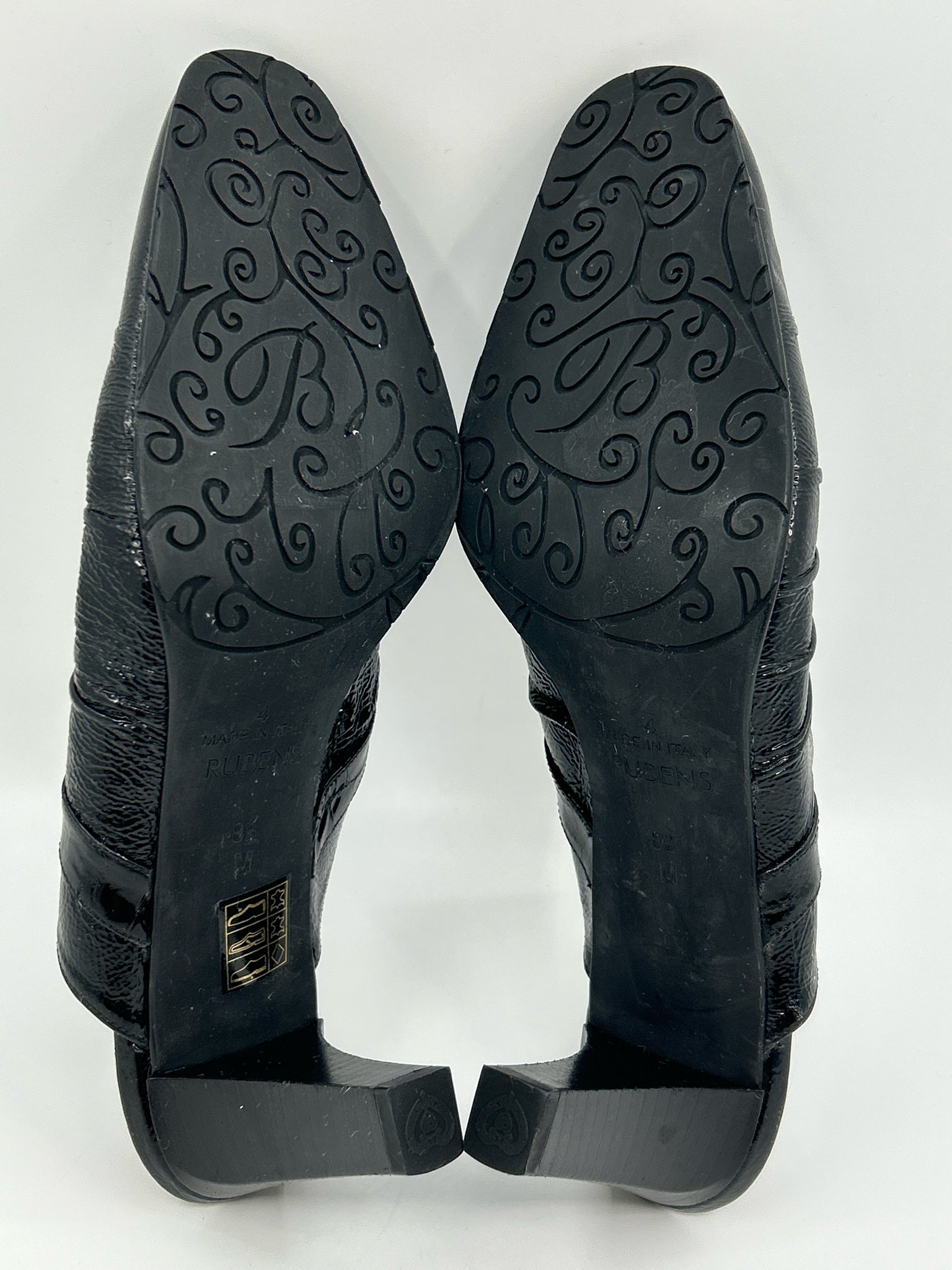 BRIGHTON Size 8.5 Black Women Shoes