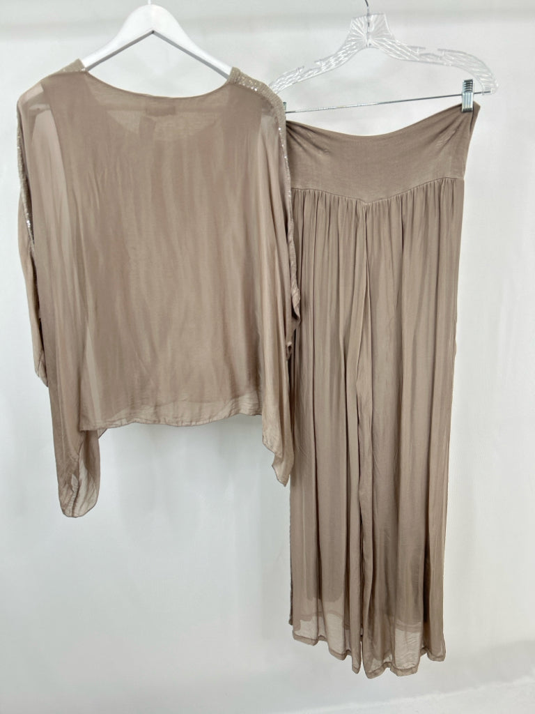 MADE IN ITALY Size L/XL Taupe 2-Piece w/pants