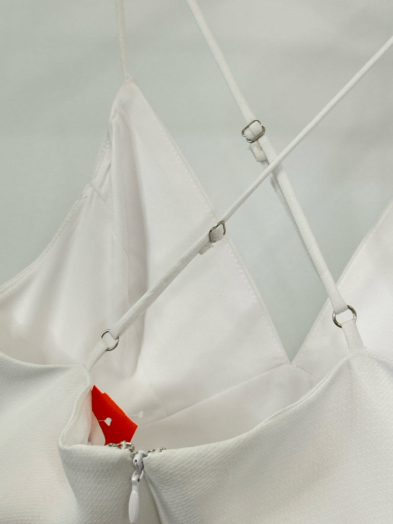 BCBGeneration Size 4 White Women's Dress