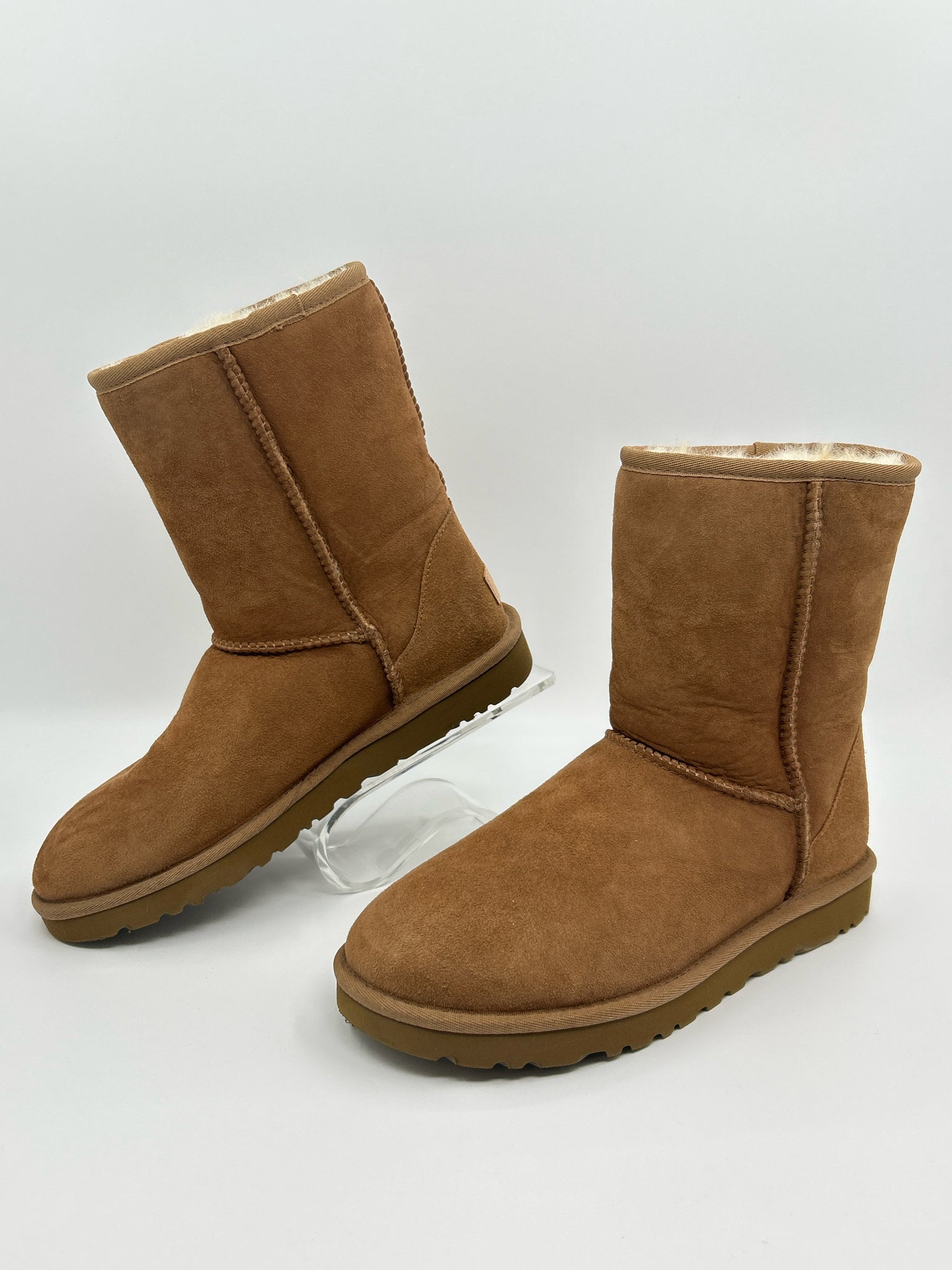 UGG Size 8 CHESTNUT Women Booties