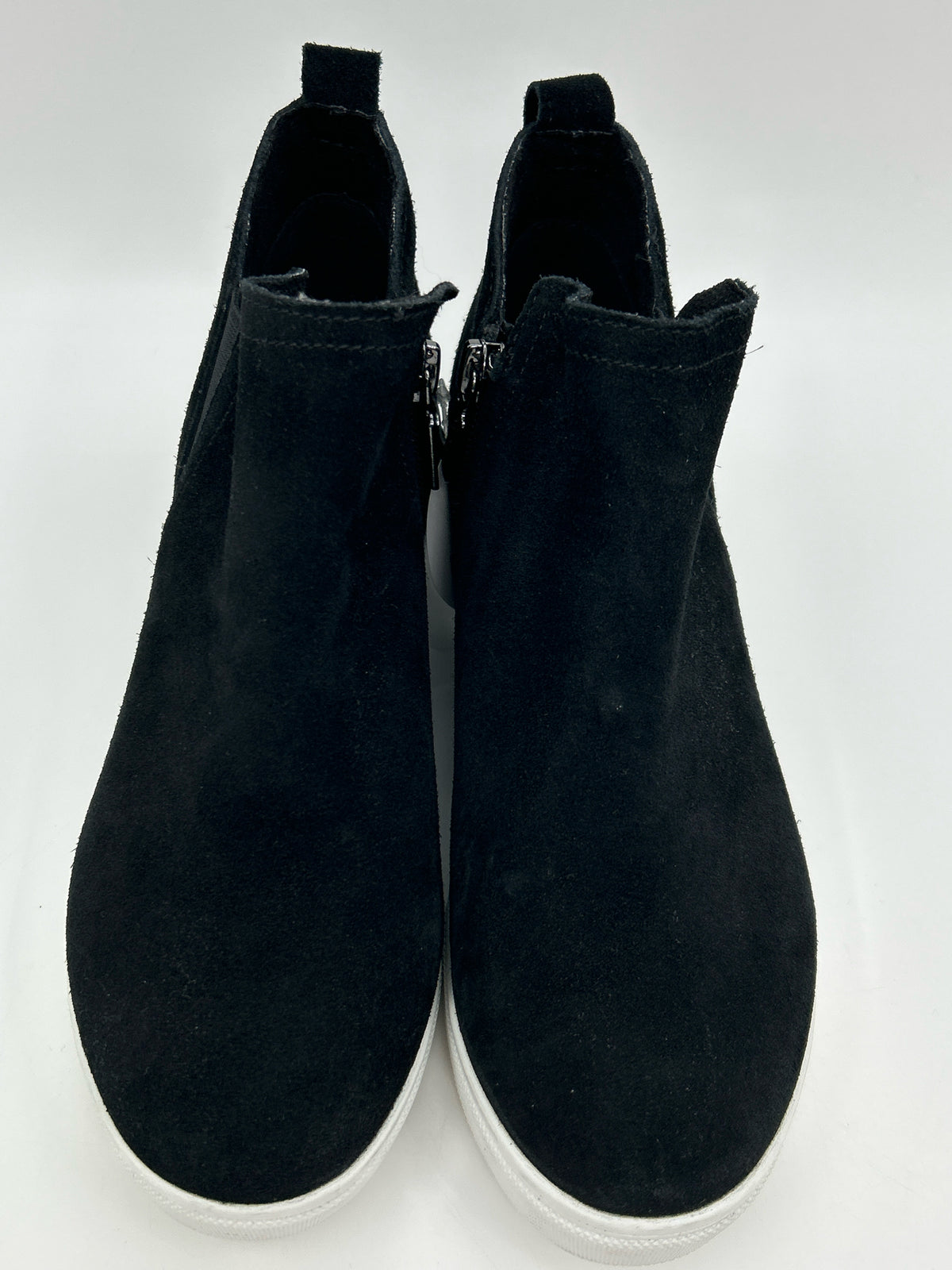 BLONDO Size 6M Black Women Sneakers