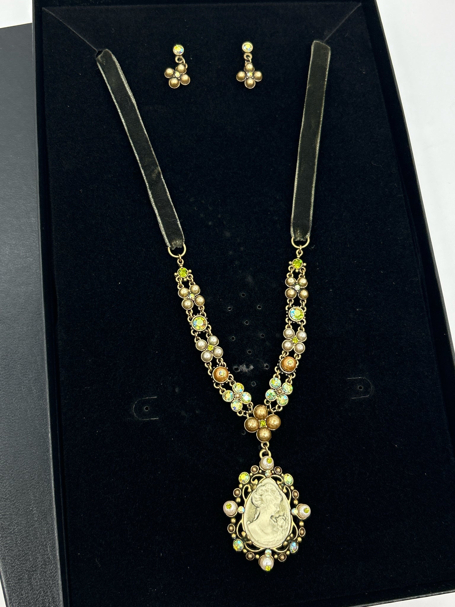 FELICIA Green multi Jewelry Set