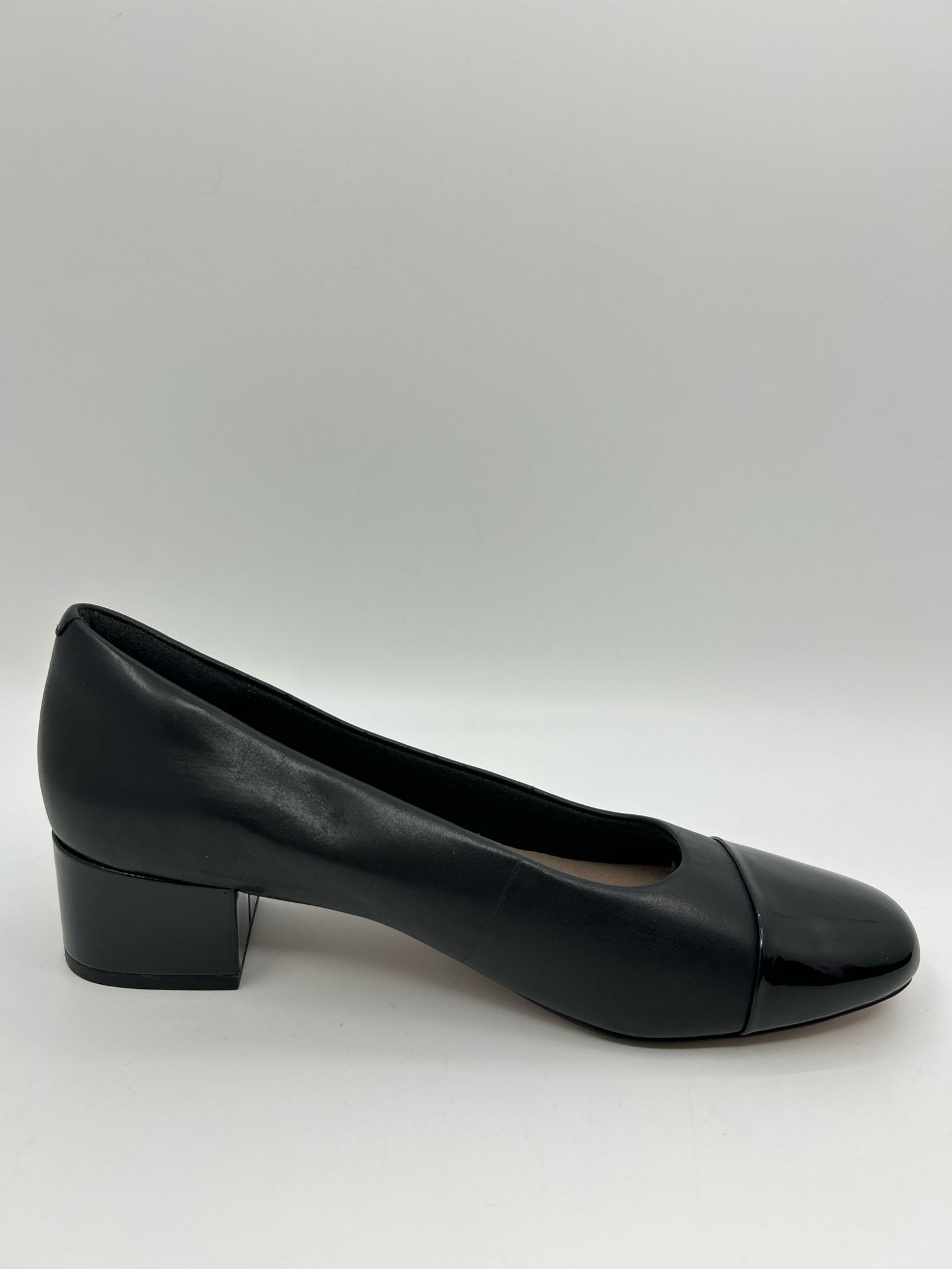 CLARKS COLLECTION Size 9M Black Women Pumps