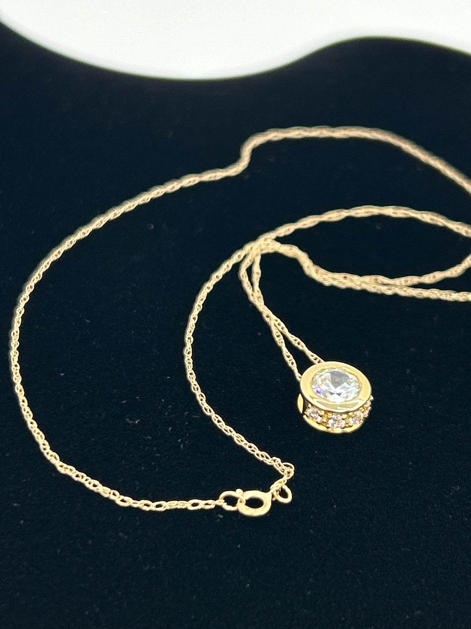 ABSOLUTE NIB Gold Necklace