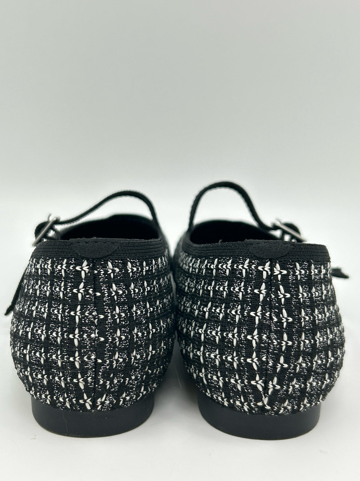 VIVAIA Size 9/9.5 Black & White Women Flats