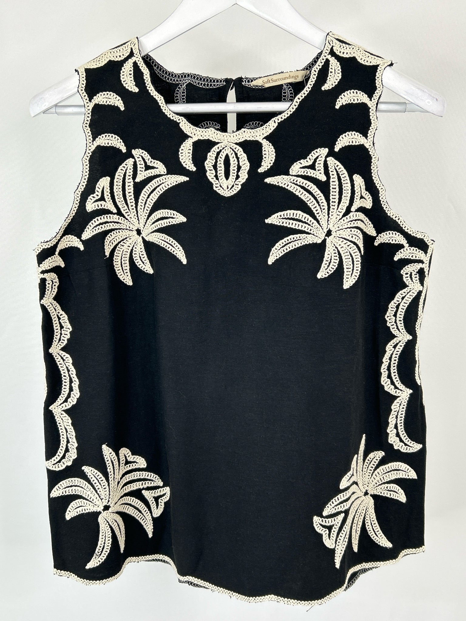SOFT SURROUNDINGS NWT Size S Black Print Women Top