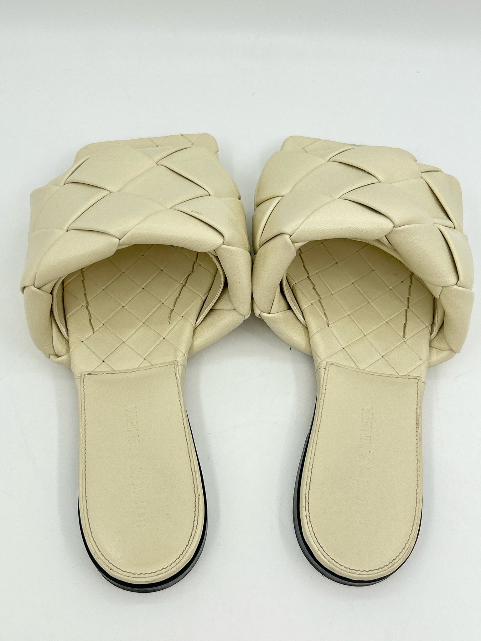 BOTTEGA VENETA Size 36/6 Cream Women Sandal