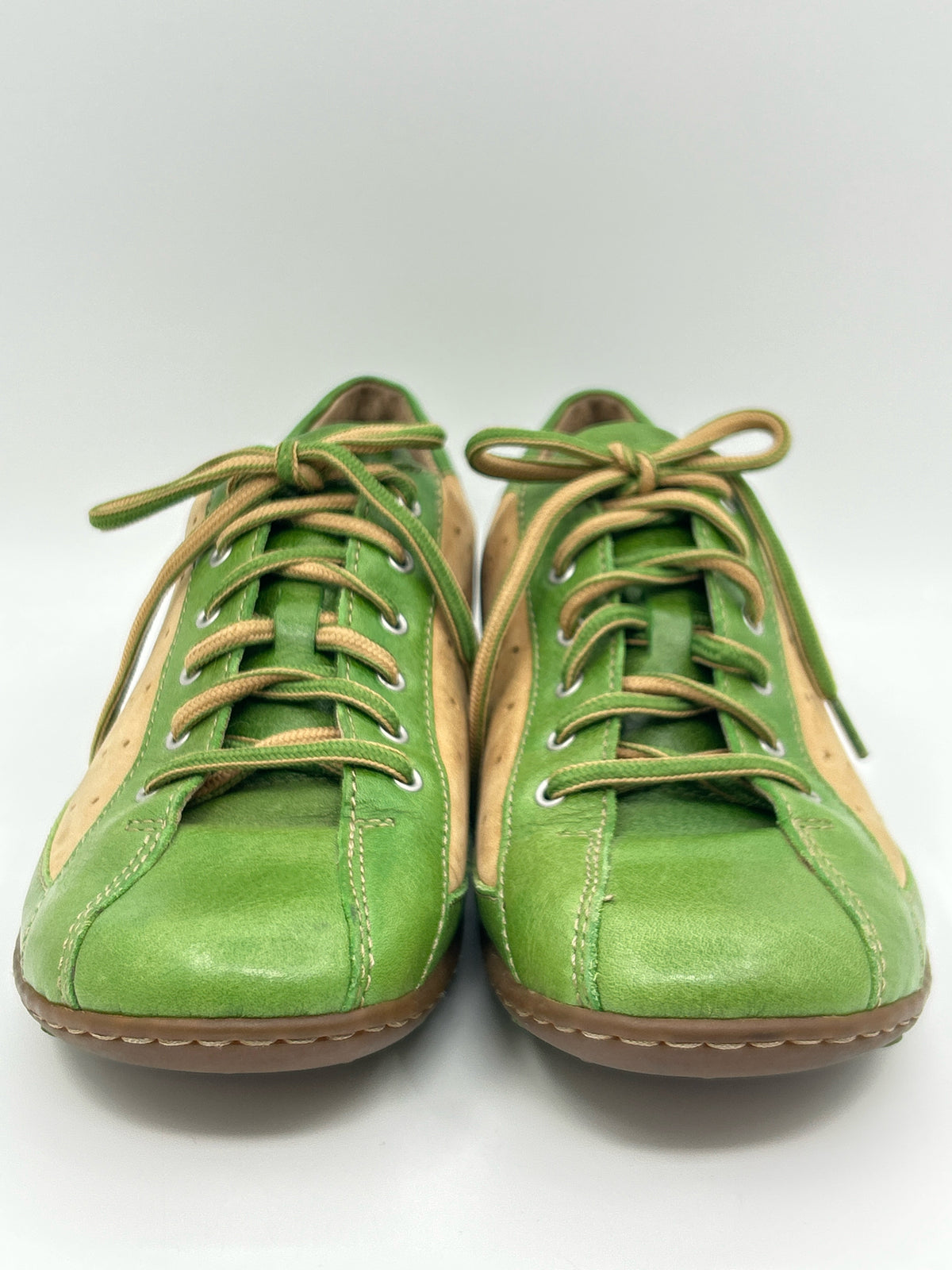BORN Size 9 Green Women Sneakers
