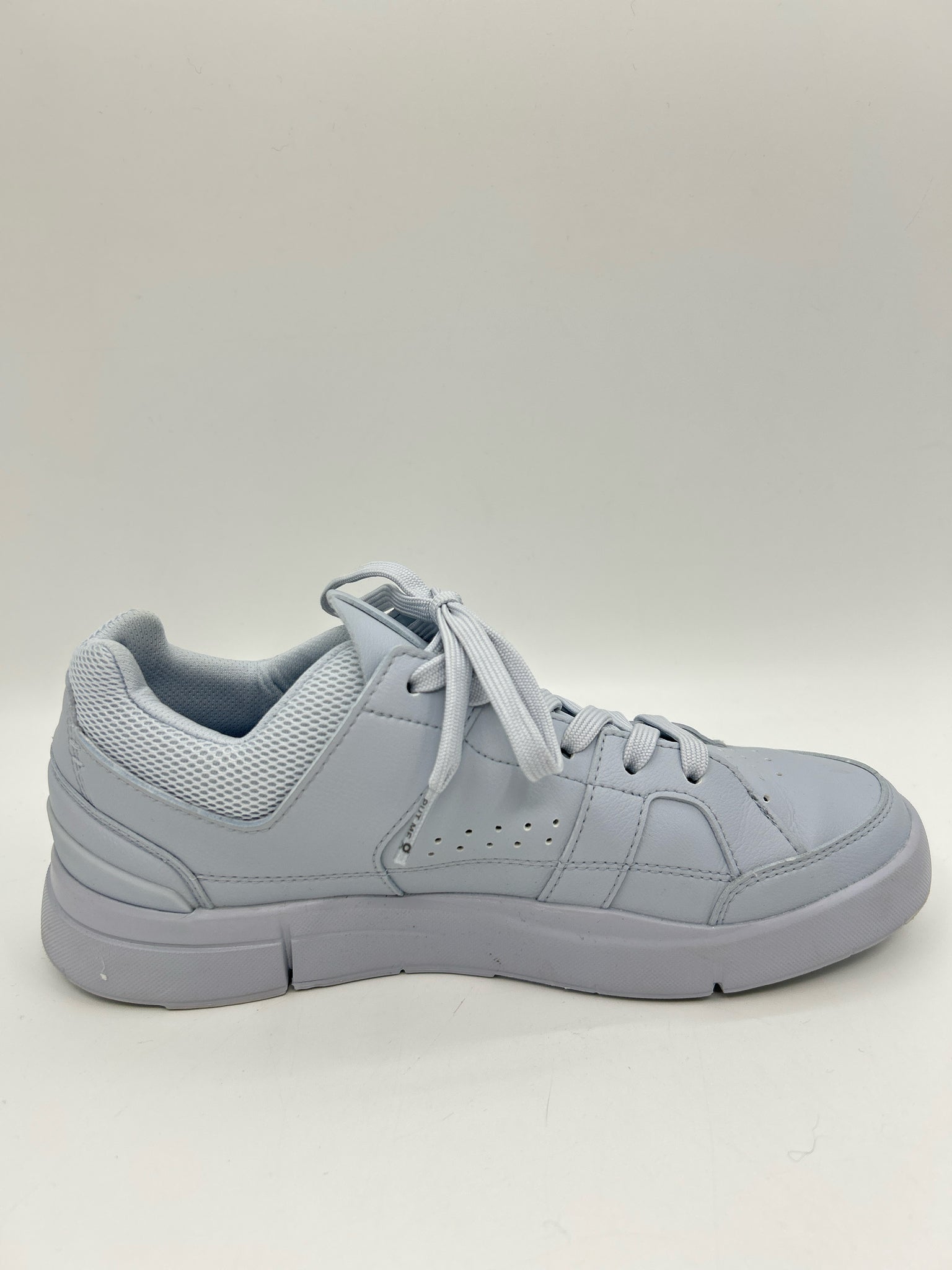 ON CLOUD Size 8 Baby Blue Women Sneakers