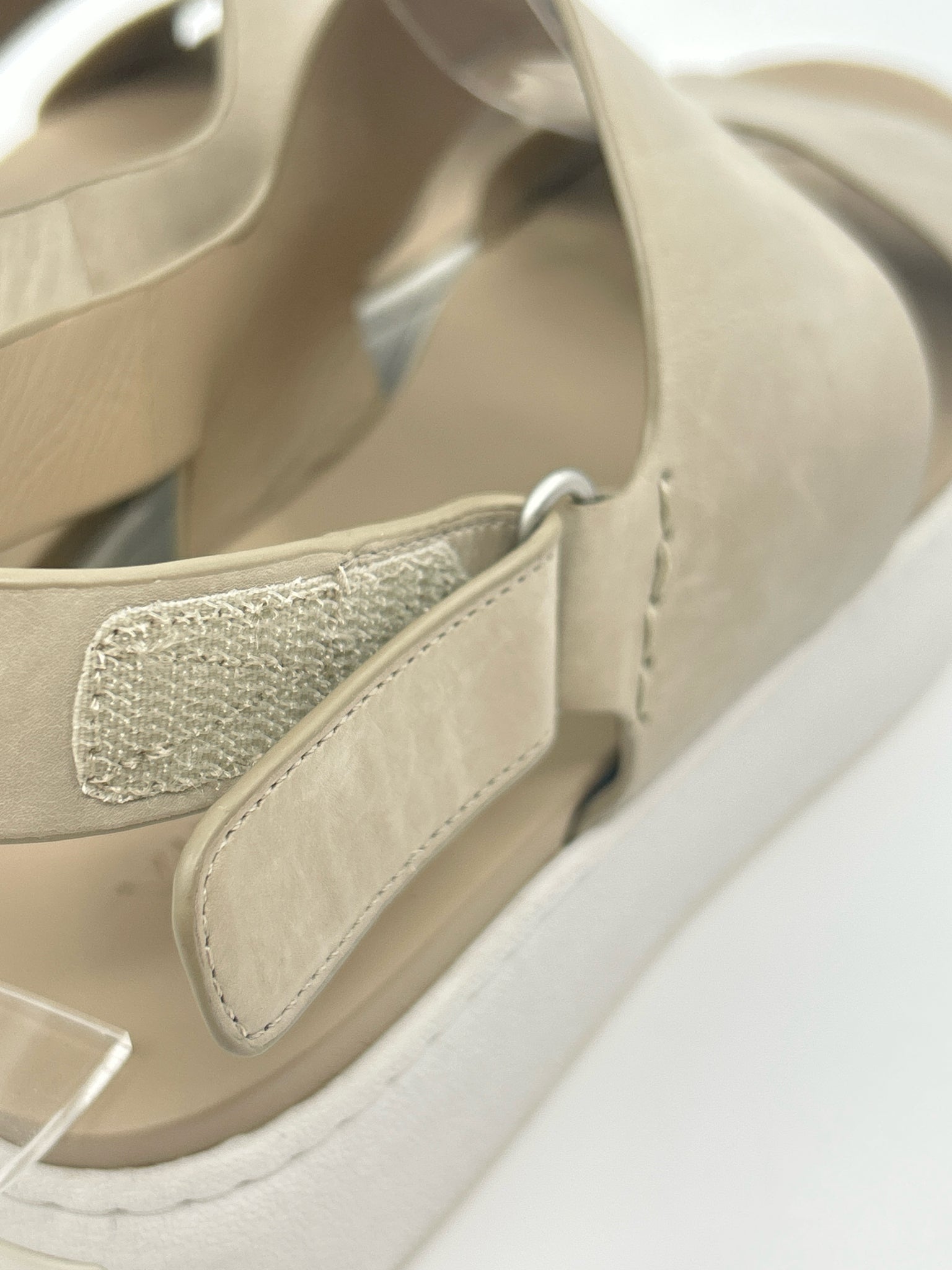 VINCE Size 7M Taupe Women Sandal