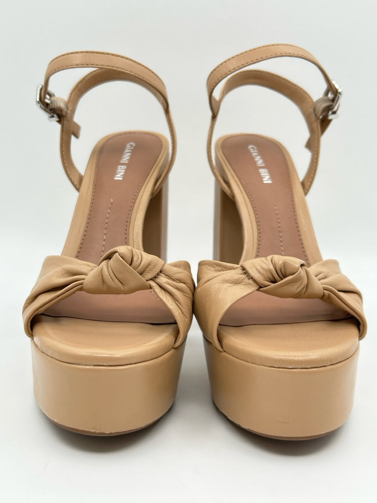 GIANNI BINI Women Size 8 Tan Sandal