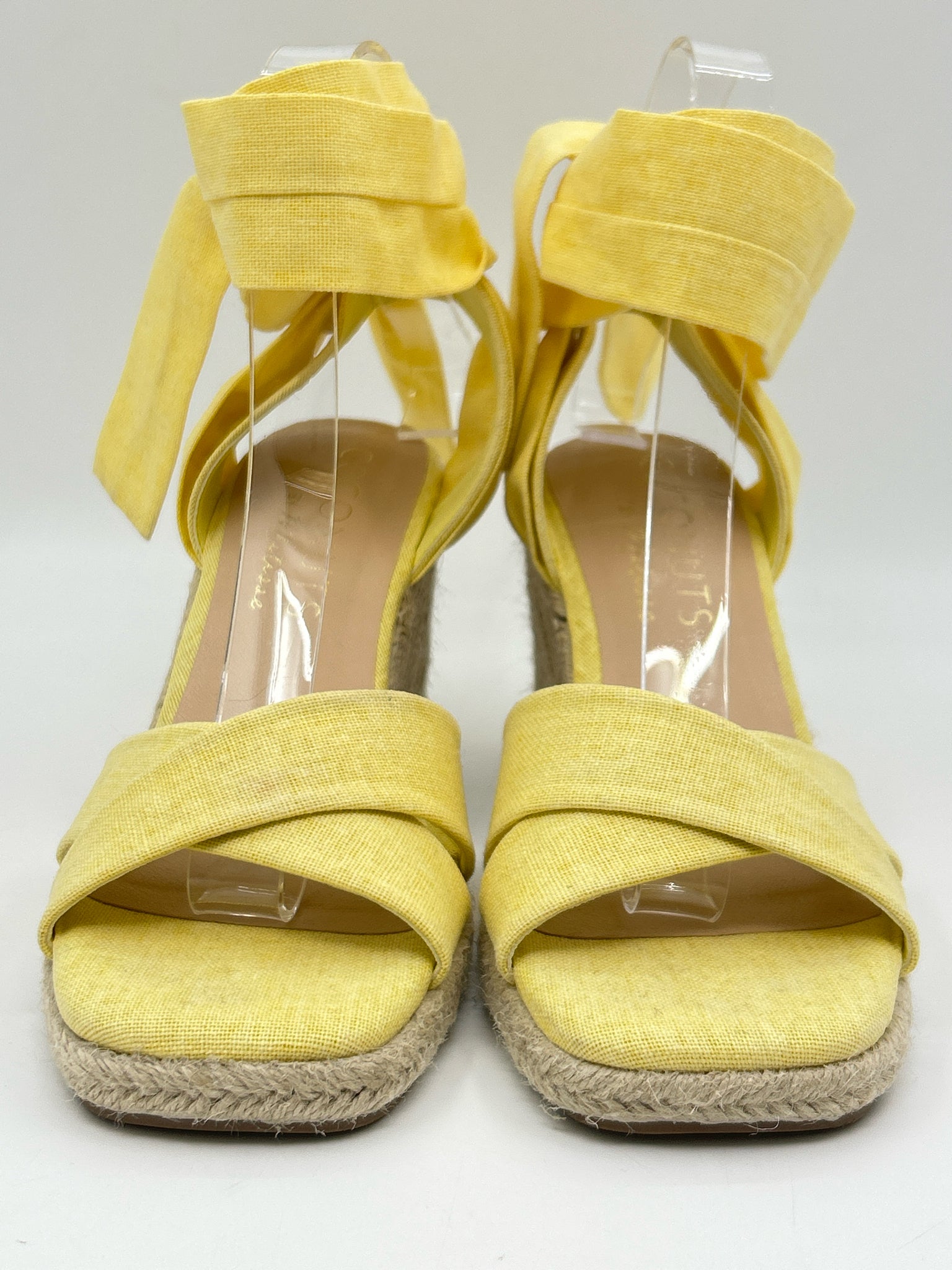 COCONUTS Size 8M Yellow Women Sandal