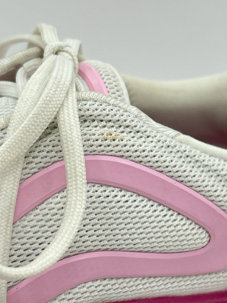 NIKE Size 10 White Women's Sneakers