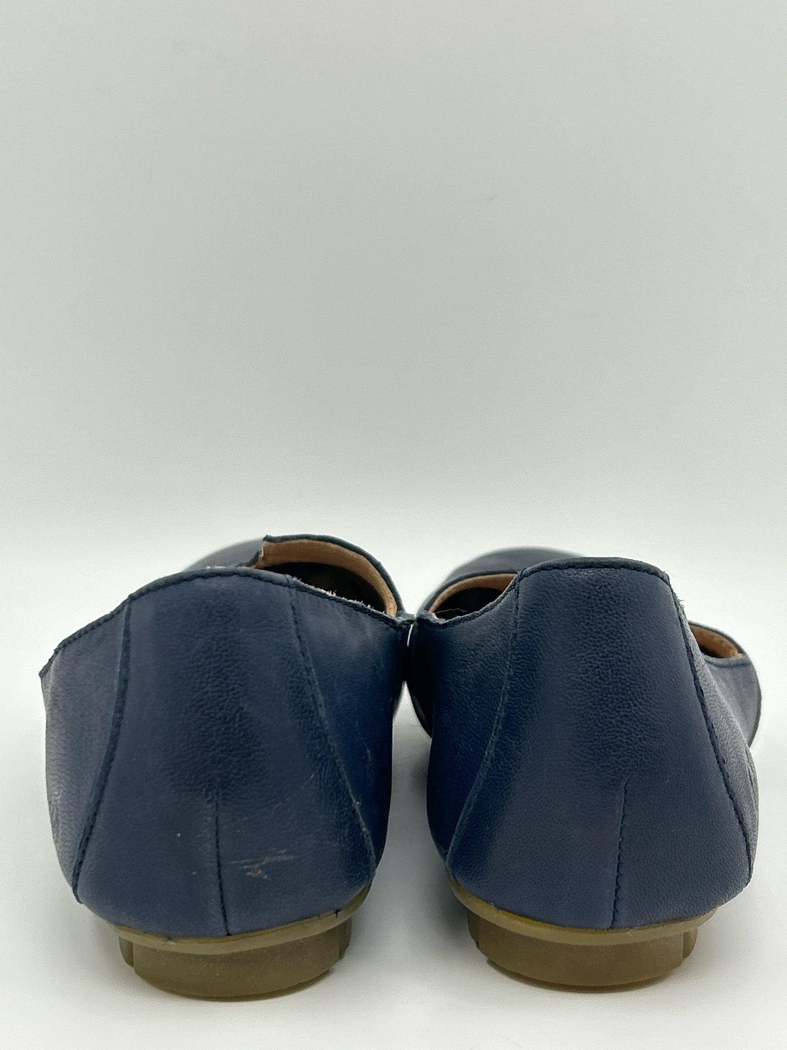 BORN Size 8.5M Navy Women Flats