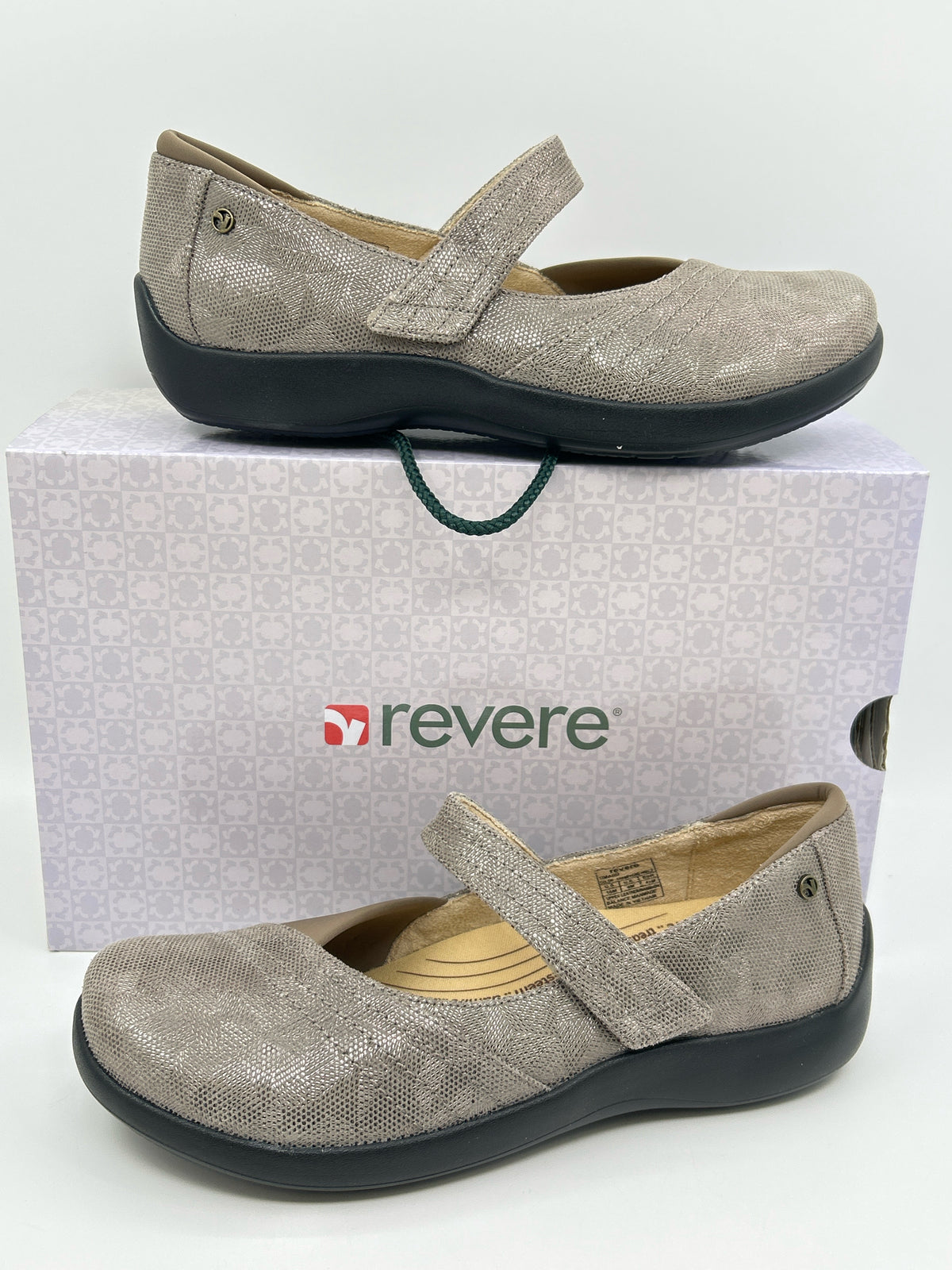 REVERE NIB Size 10M Champagne Women Shoes