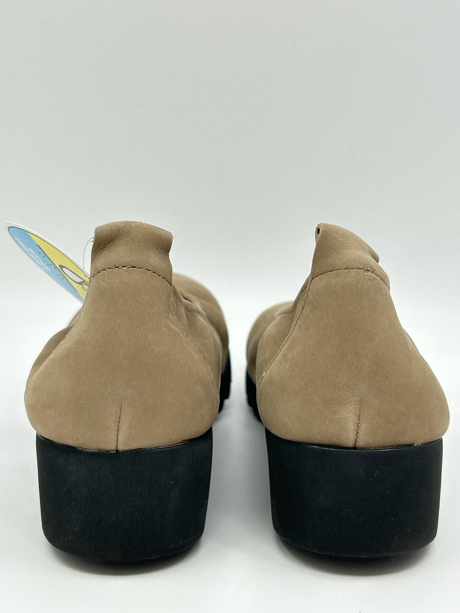 AETREX Size 37/7 Taupe Women Flats