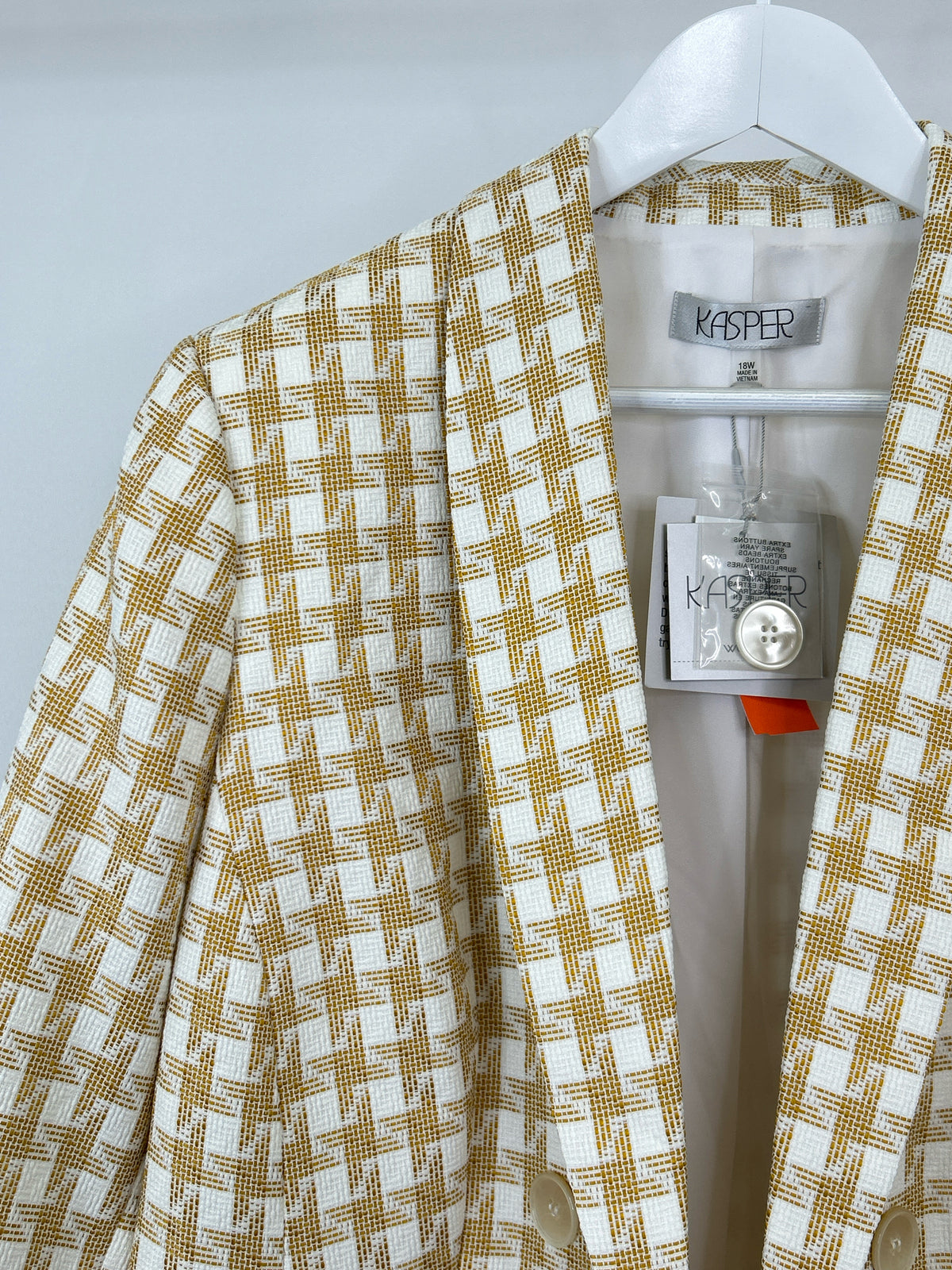 KASPER Size 18W Beige & White Women Blazer