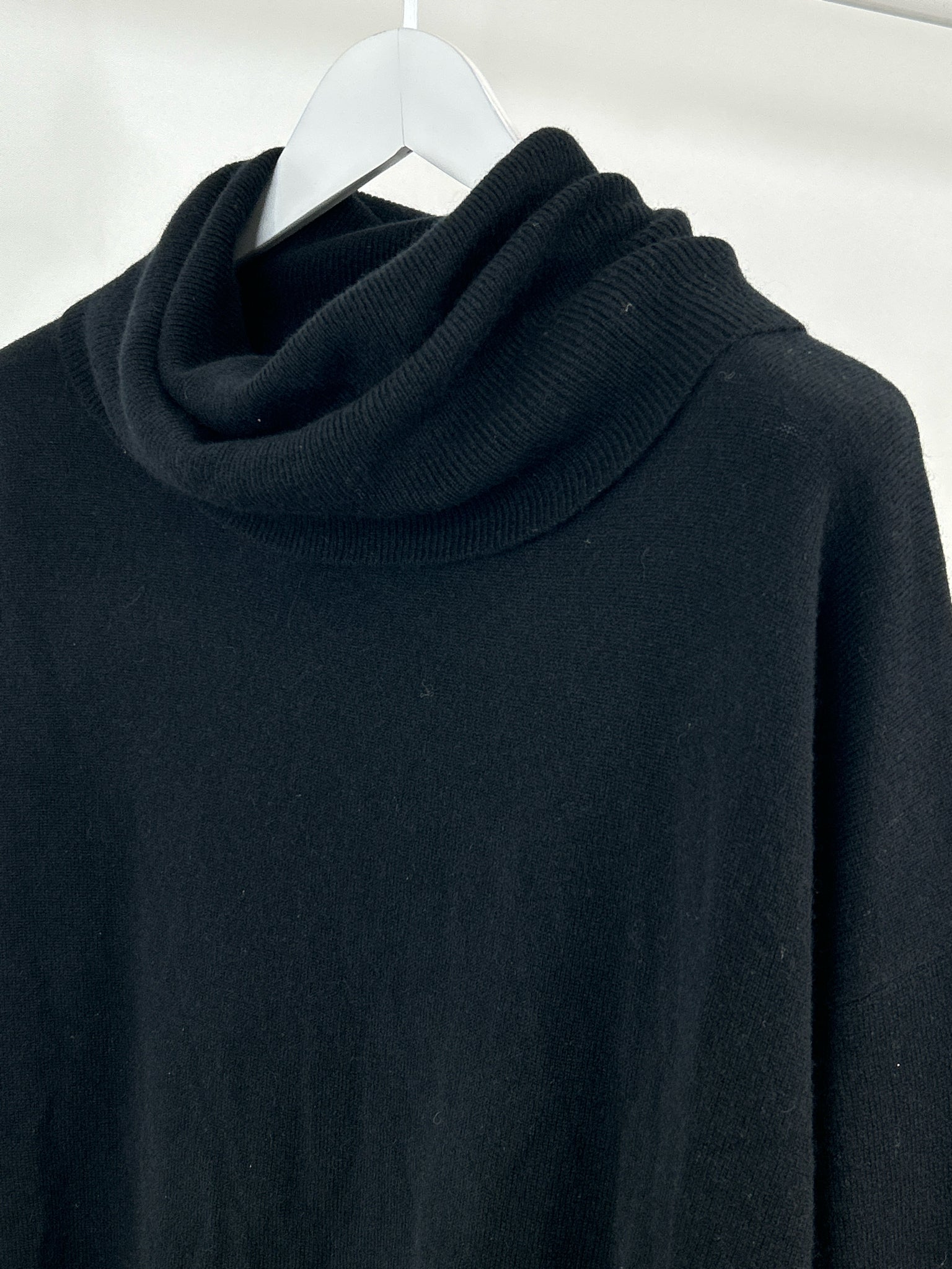 Garnet Hill Size L Black Women Cashmere Sweater NWT