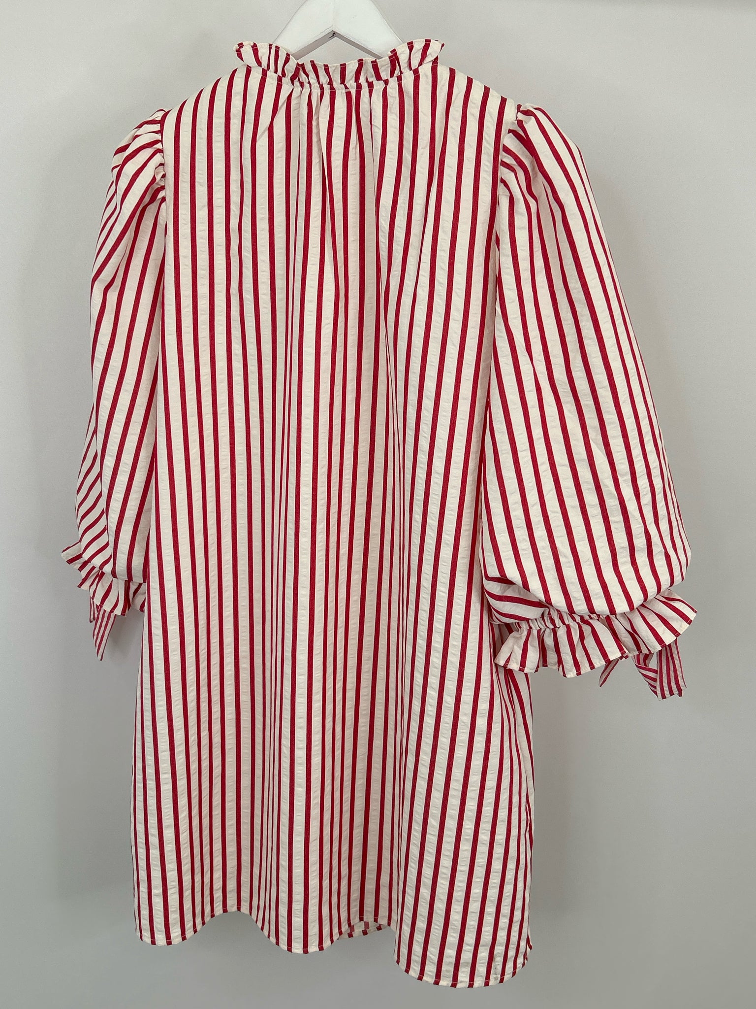 ENTRO Size M WHITE AND RED Women Dress