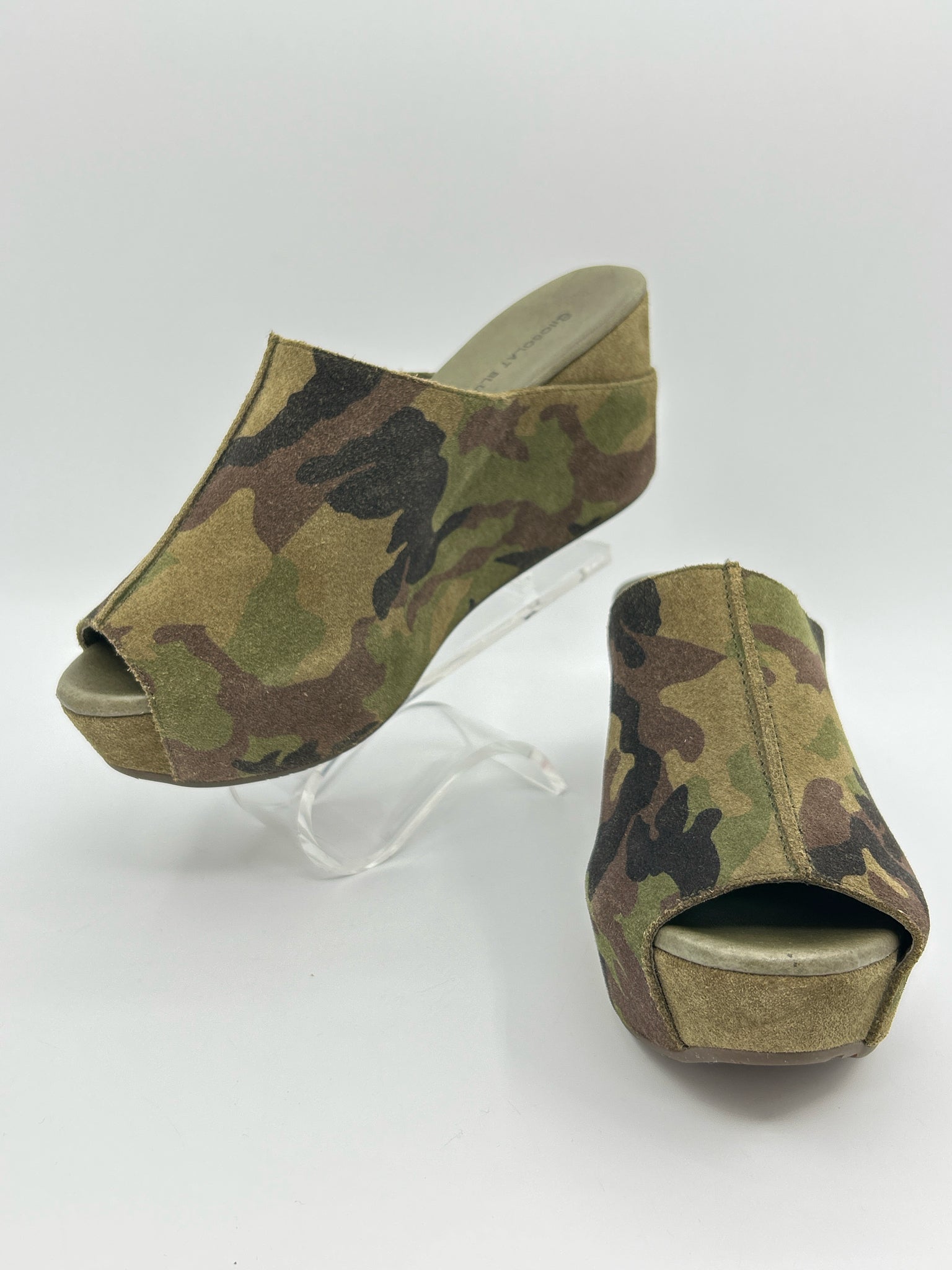 CHOCOLAT BLU Size 8.5 Green Camo Women Sandal