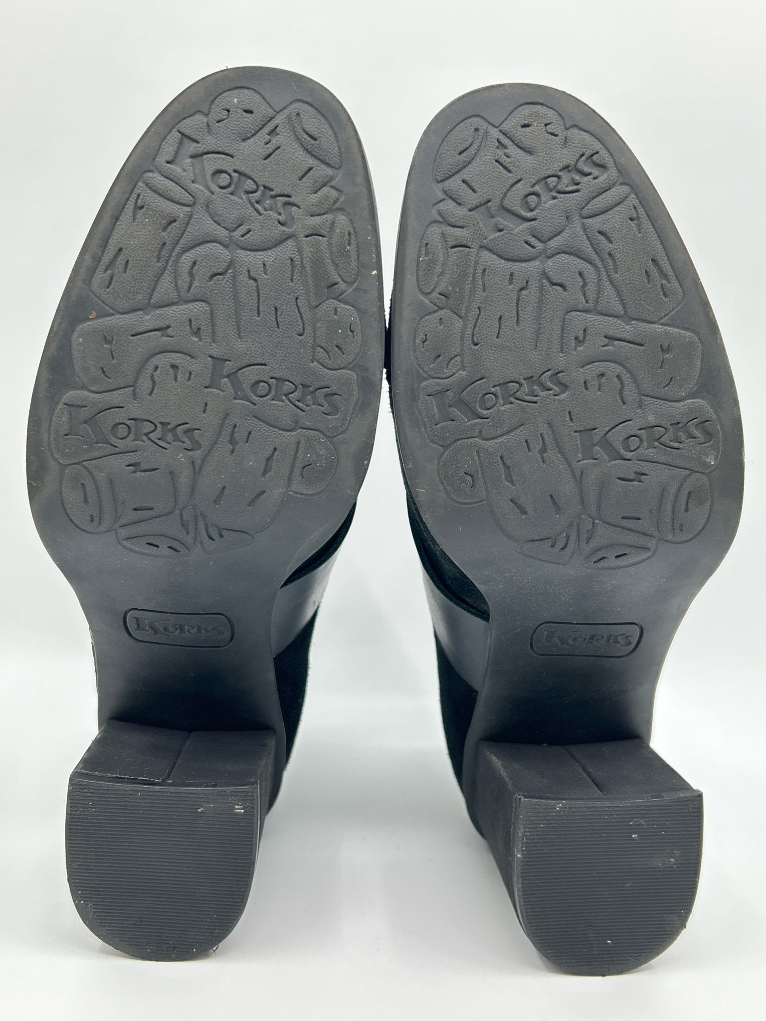 Korks Size 8M Black Women Booties