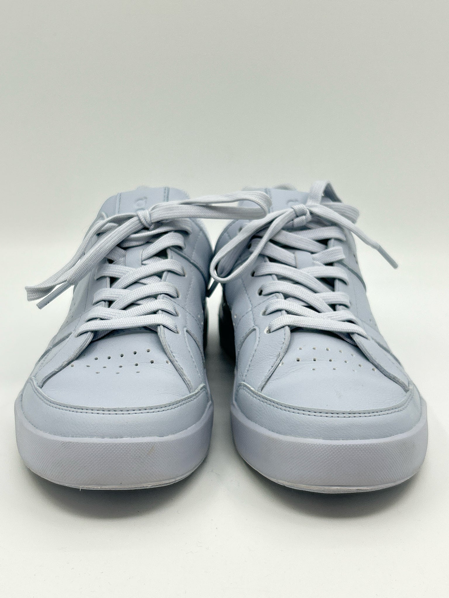 ON CLOUD Size 8 Baby Blue Women Sneakers