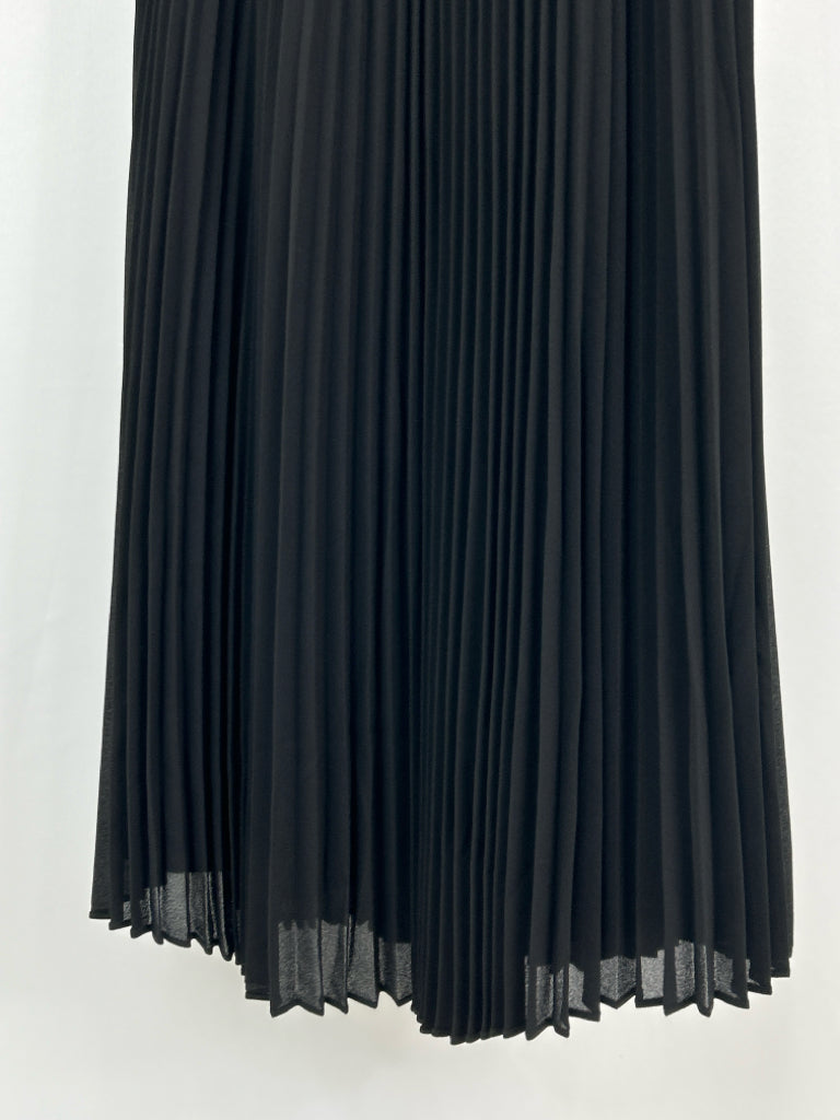 White House Black Market Size 6P Black Women's Dress
