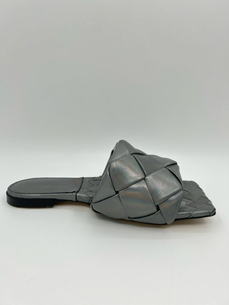 BOTTEGA VENETA Size 38 METALLIC SILVER Women's Sandal