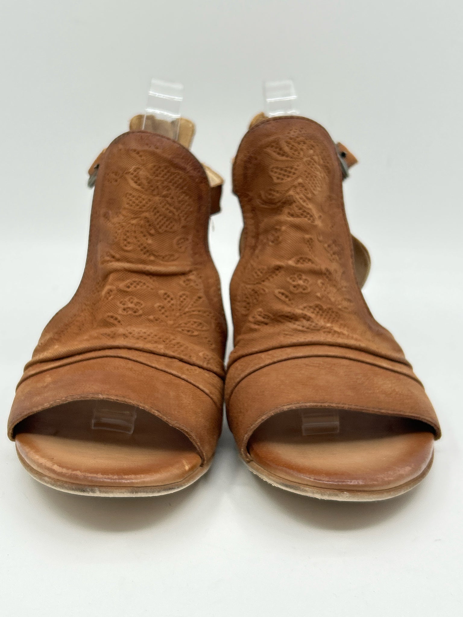 MIZ MOOZ Size 40 Brown Women Sandal