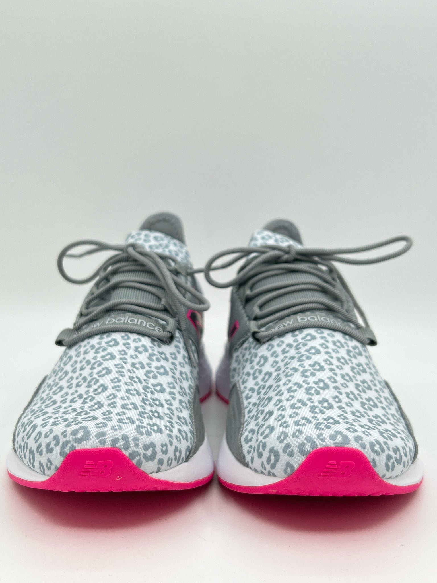 NEW BALANCE Size 7 Grey and pink Women Sneakers
