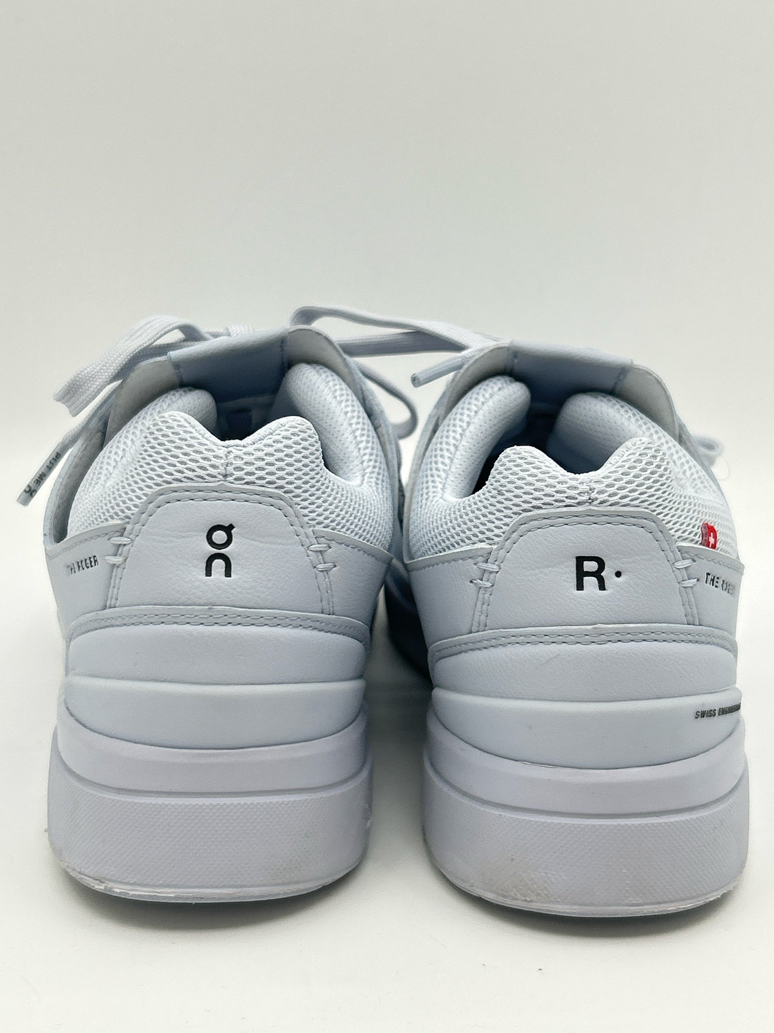 ON CLOUD Size 8 Baby Blue Women Sneakers