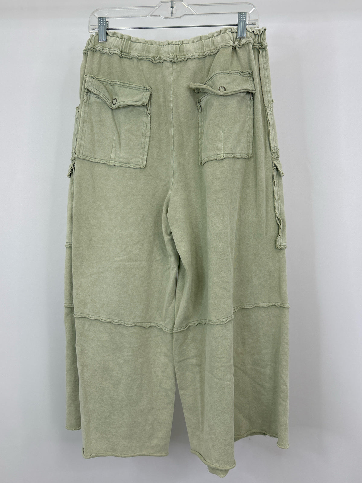EASEL Size L light green Women Pants