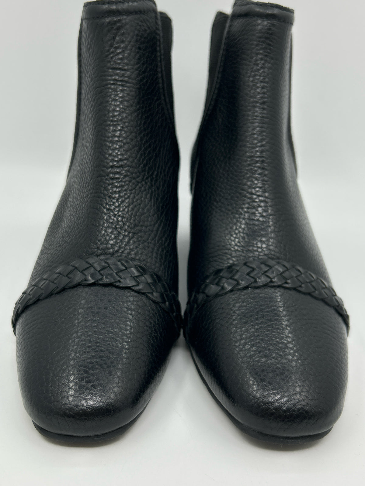 BRIGHTON NIB Size 10M Black Women Booties