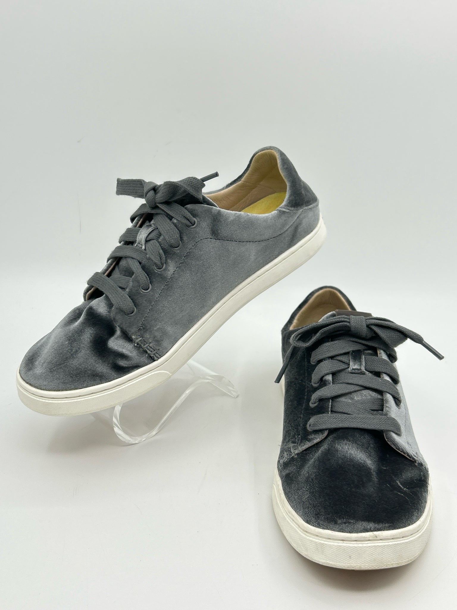 OLU KAI Size 9W Grey Women Sneakers