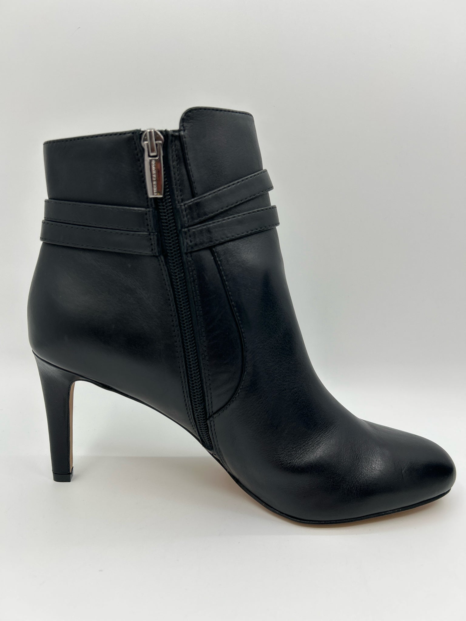 VINCE CAMUTO Size 11M Black Women Booties