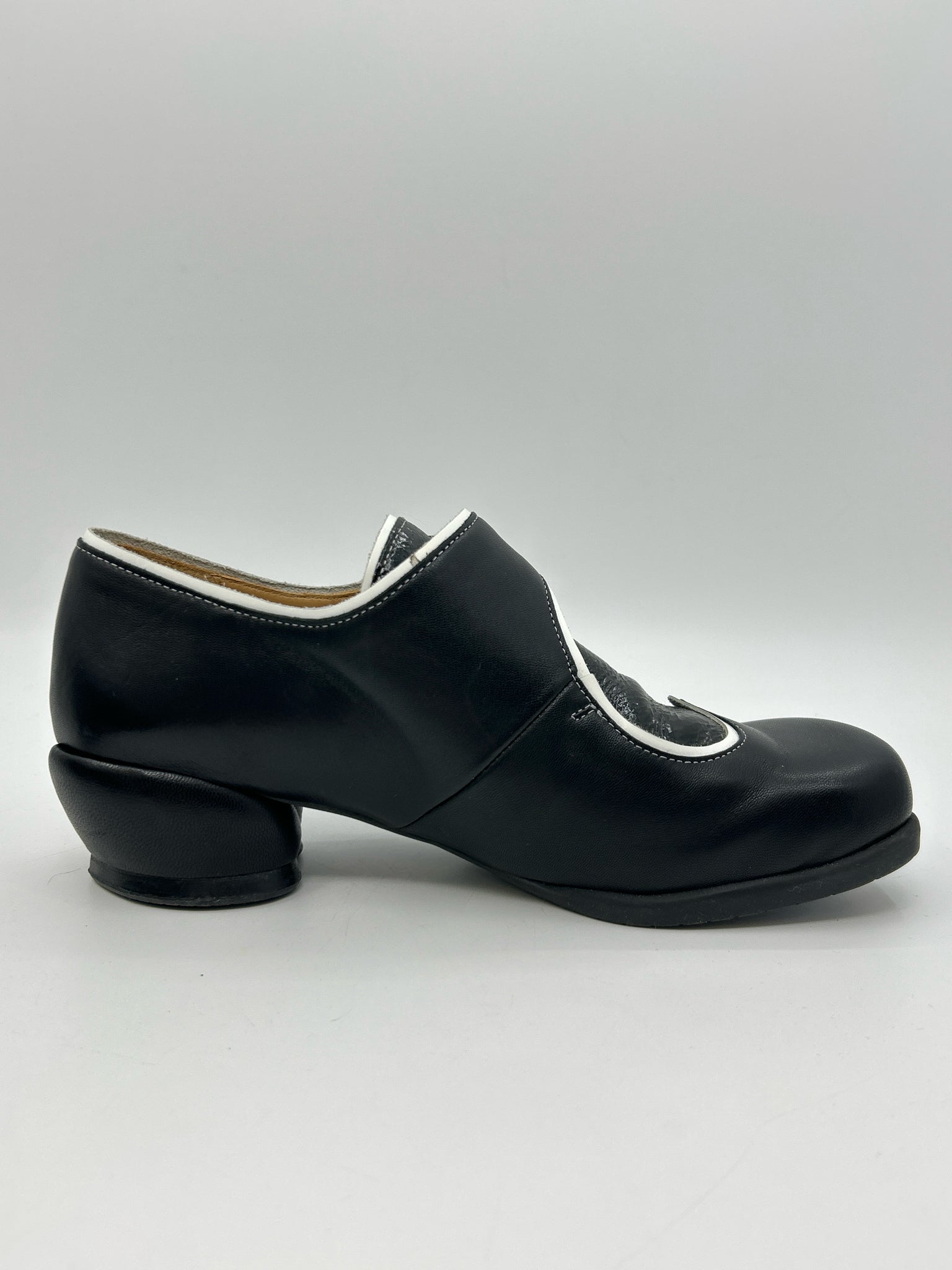 JOHN FLUEVOG Size 8.5 Black Women Pumps