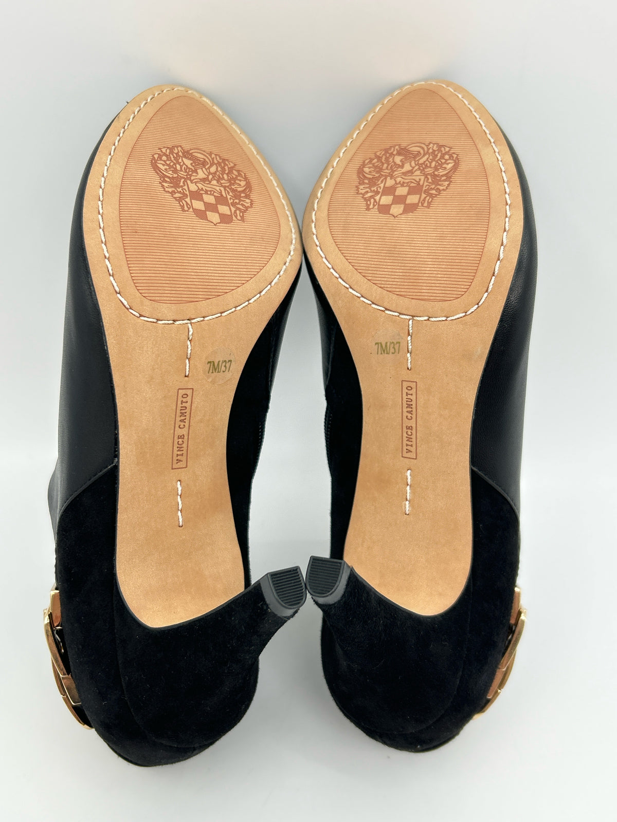 VINCE CAMUTO Size 7M Black Women Booties