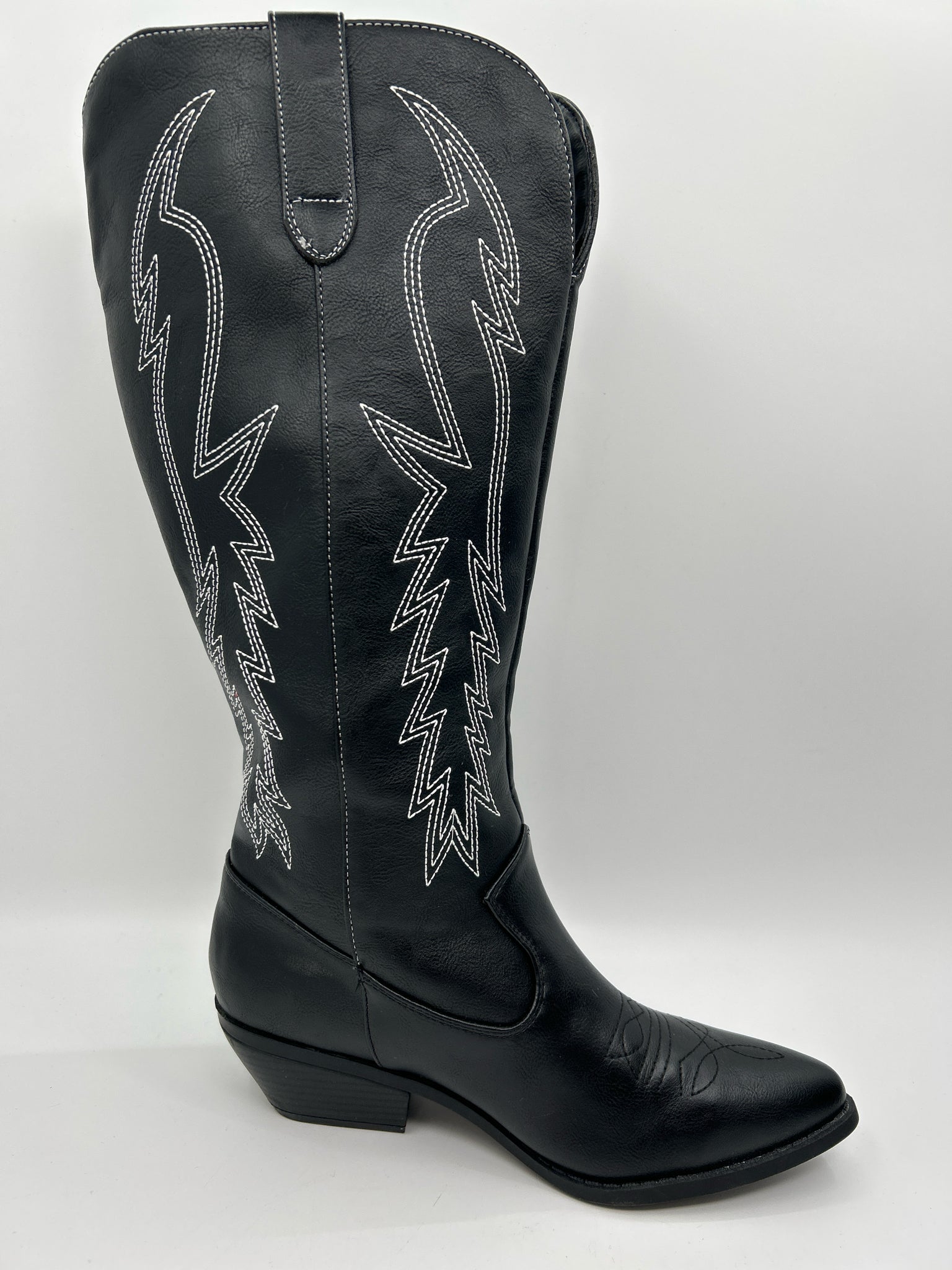 SODA Size 8 Black Women Boots