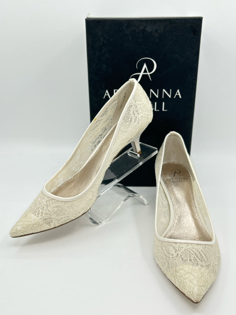 ADRIANNA PAPELL Women Size 10M Ivory Pumps NIB