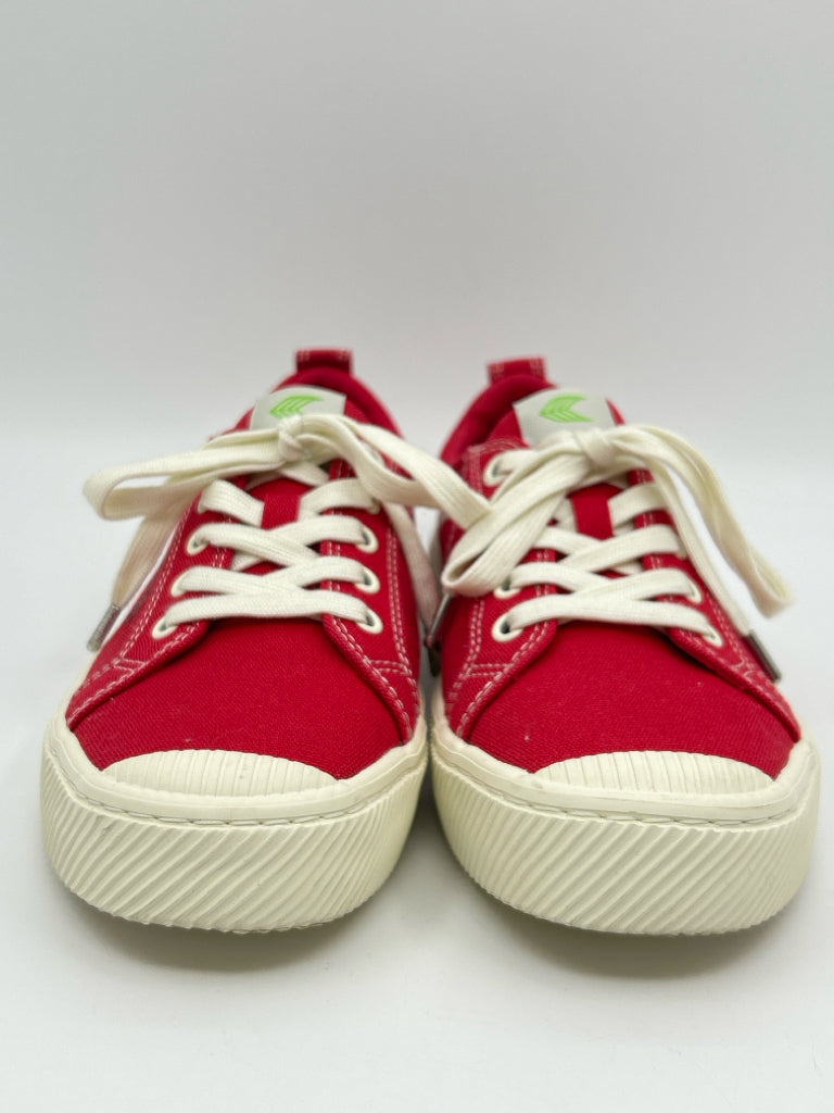 CARIUMA Size 9 Red Sneakers
