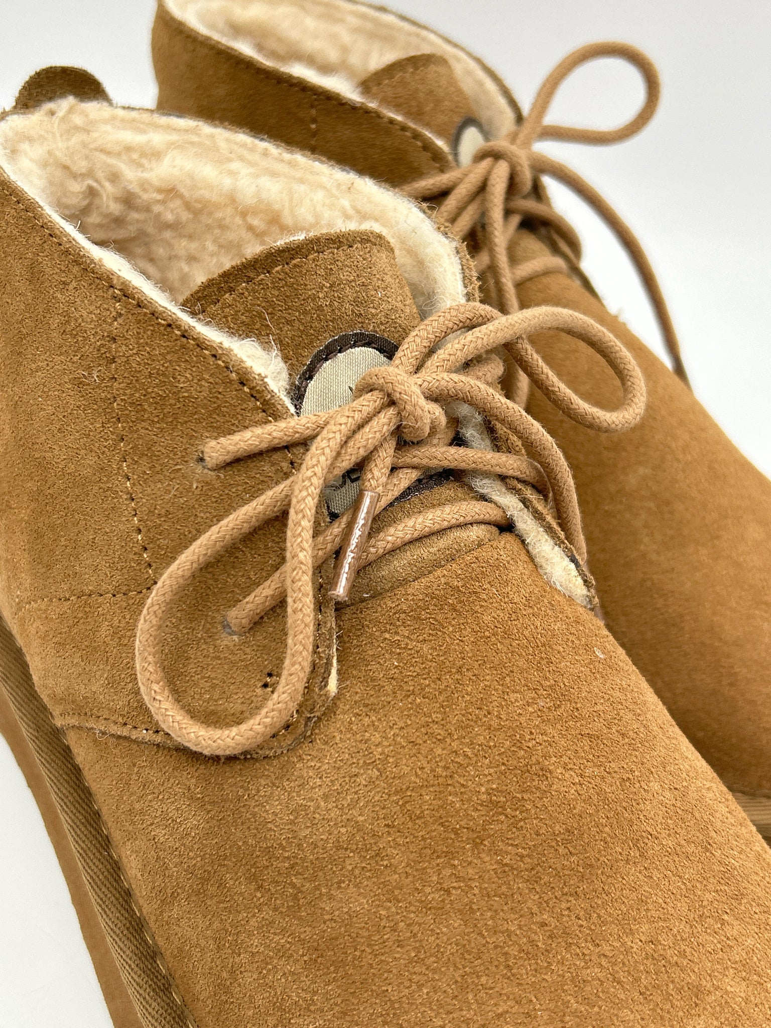 BEARPAW Size 7 Brown Women Booties