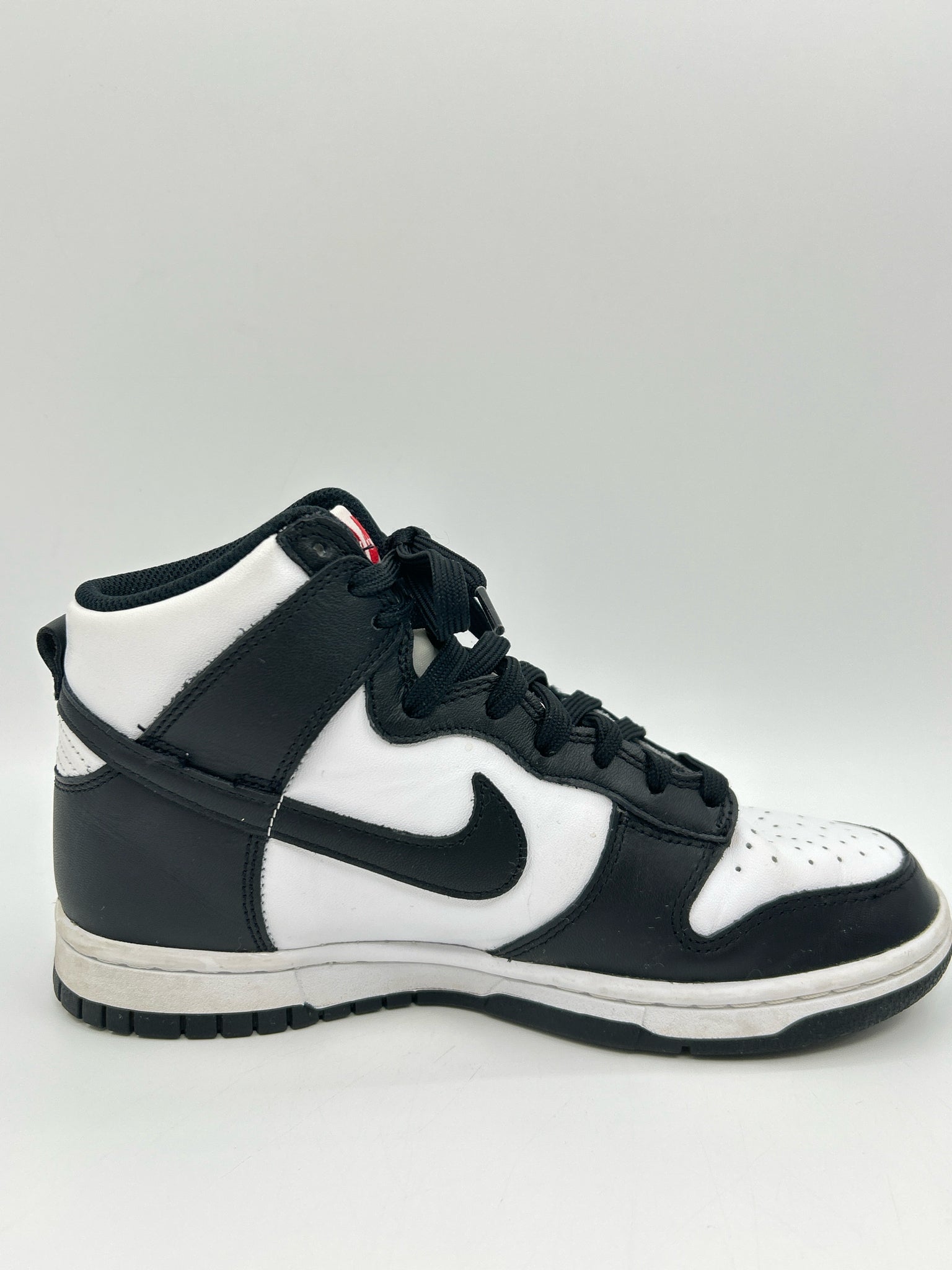 NIKE Size 7 Black & White Women Sneakers
