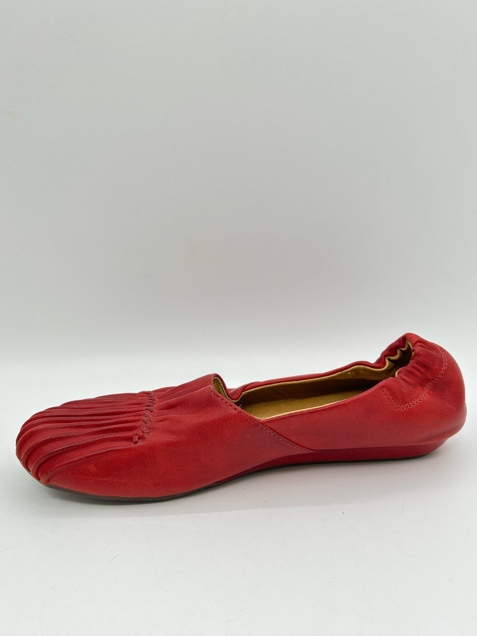 CHOCOLAT BLU Size 7 Red Women Flats