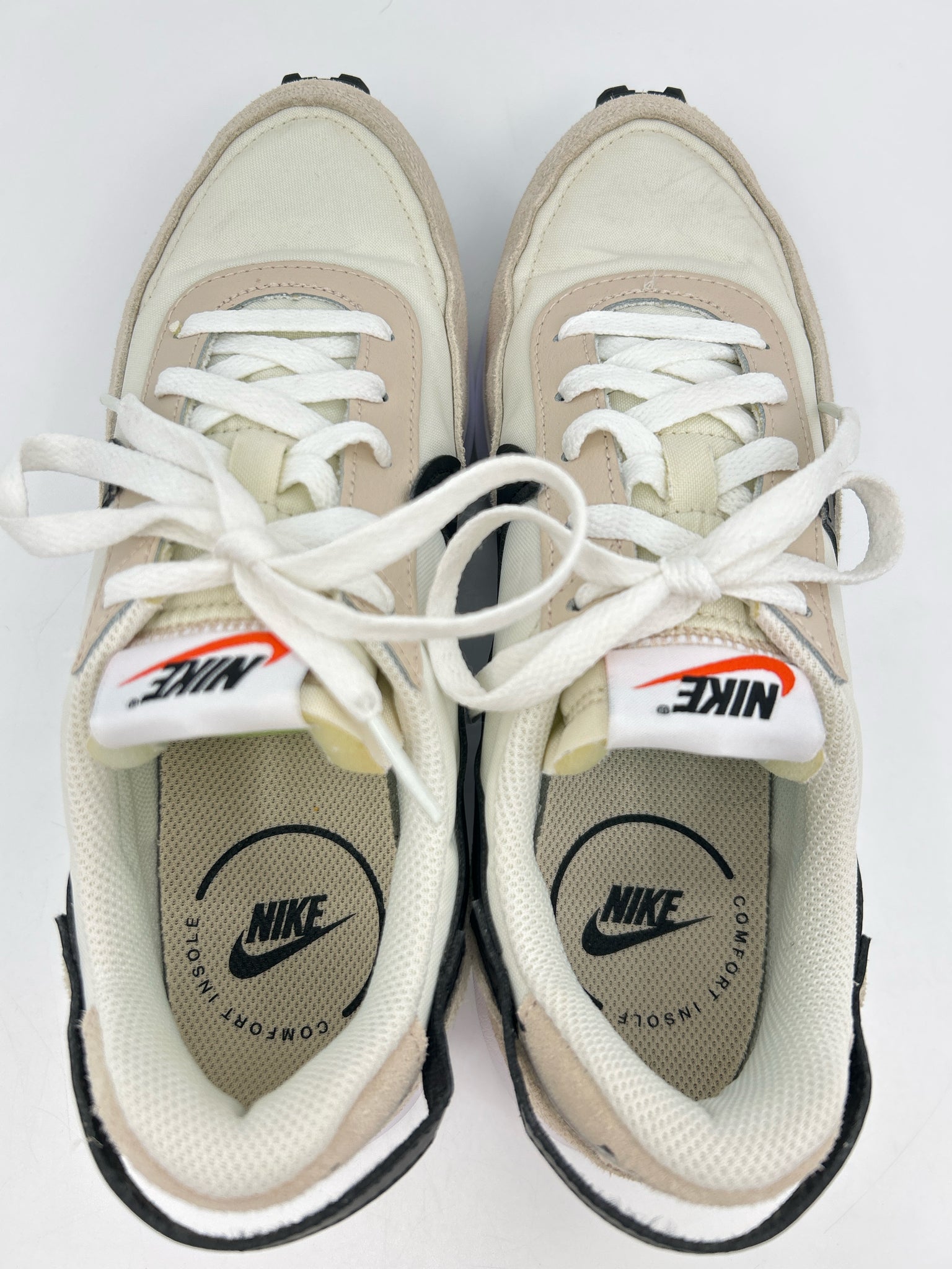 NIKE Size 8 Beige Women Sneakers