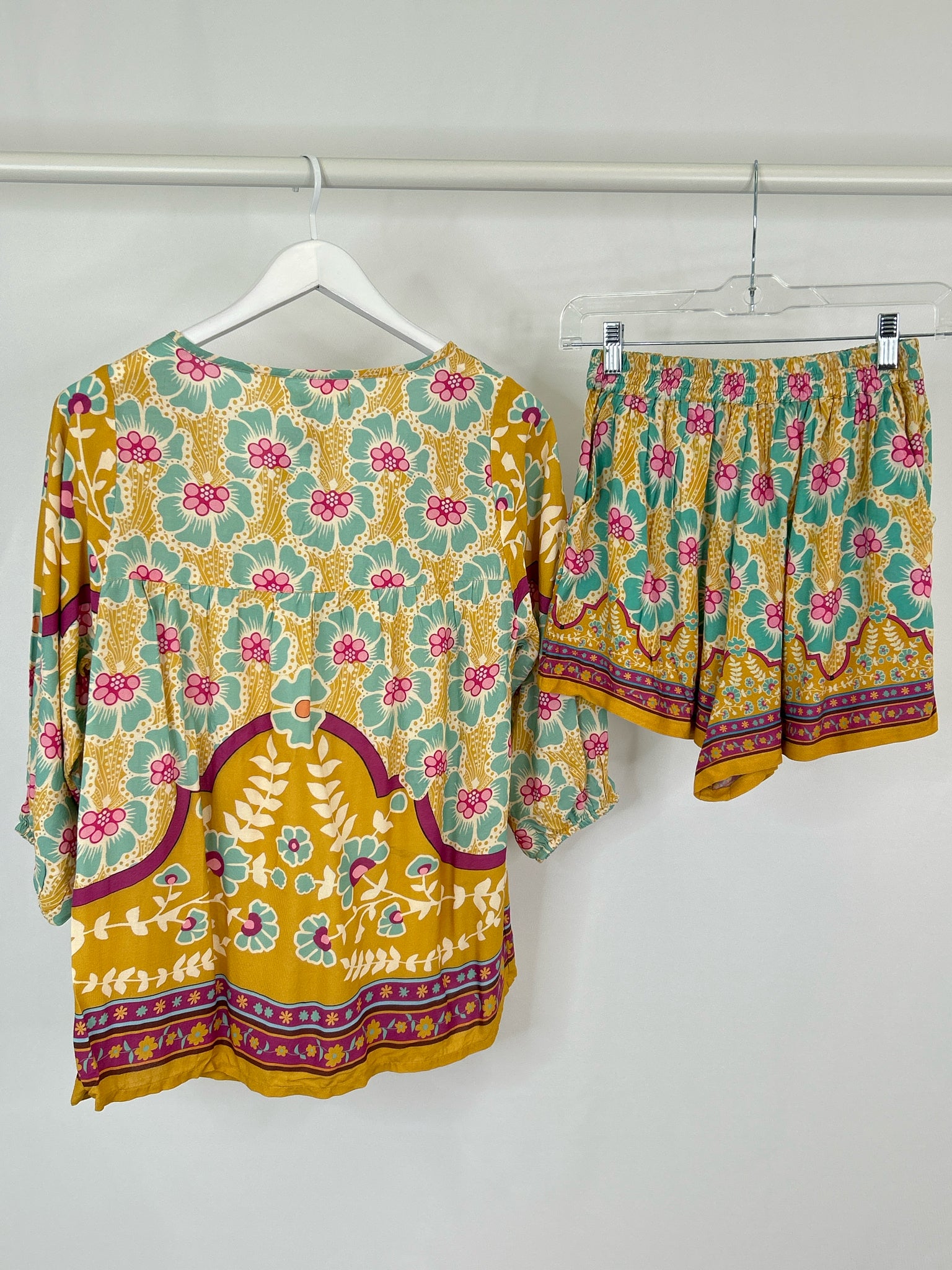 NATURAL LIFE NWT Size S Yellow & Turquoise Women 2-Piece w/shorts