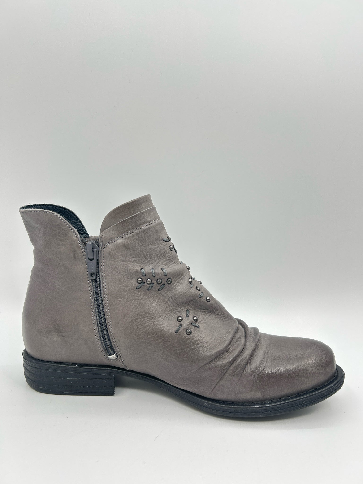 MIZ MOOZ Size 37 Dark Gray Women Booties