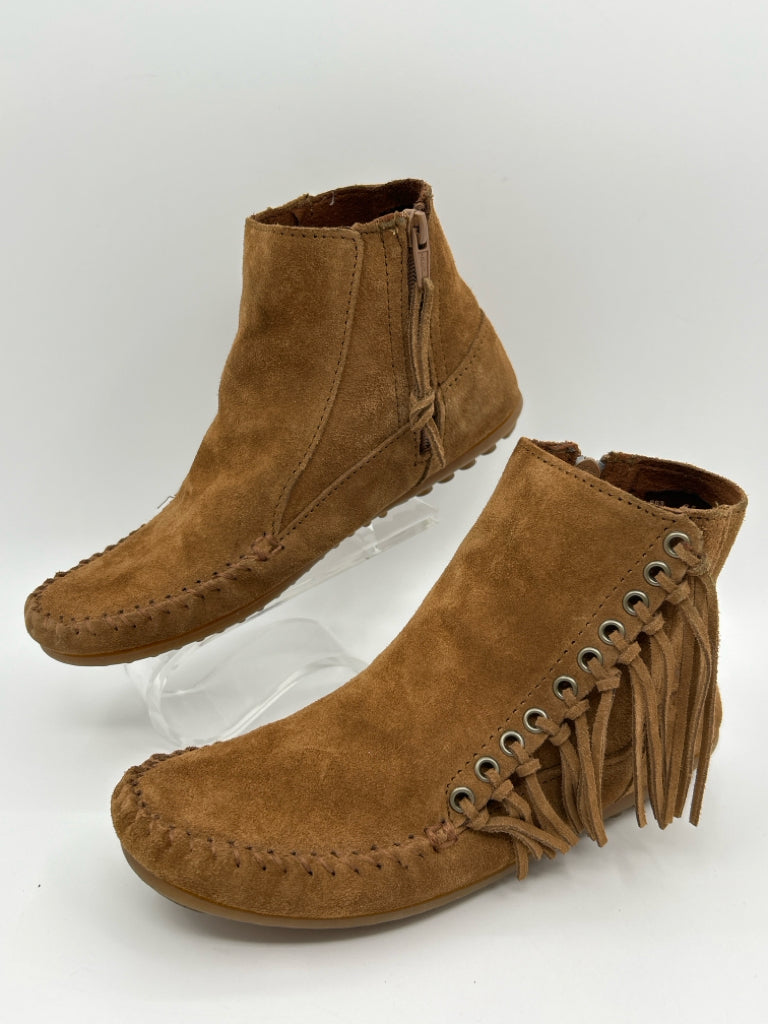 MINNETONKA Women Size 7.5 Brown Booties