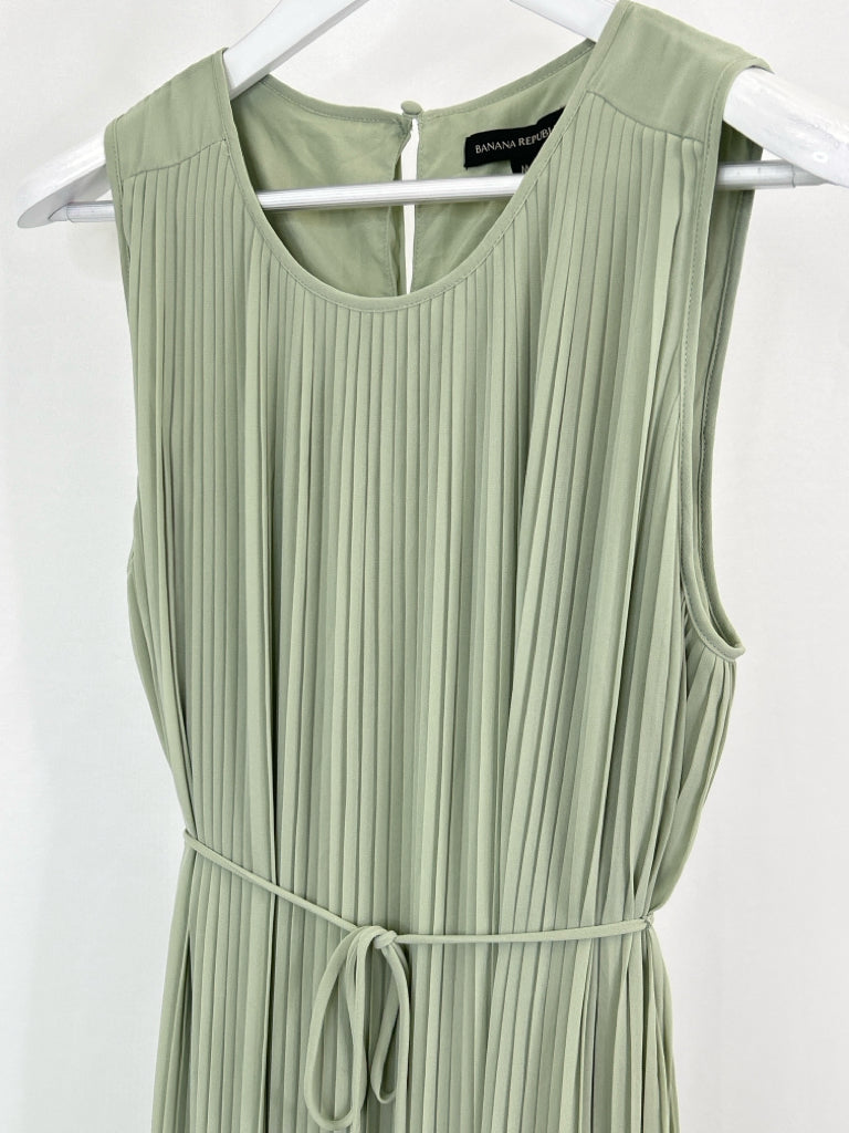 BANANA REPUBLIC Size M light green Women's Dress NWT