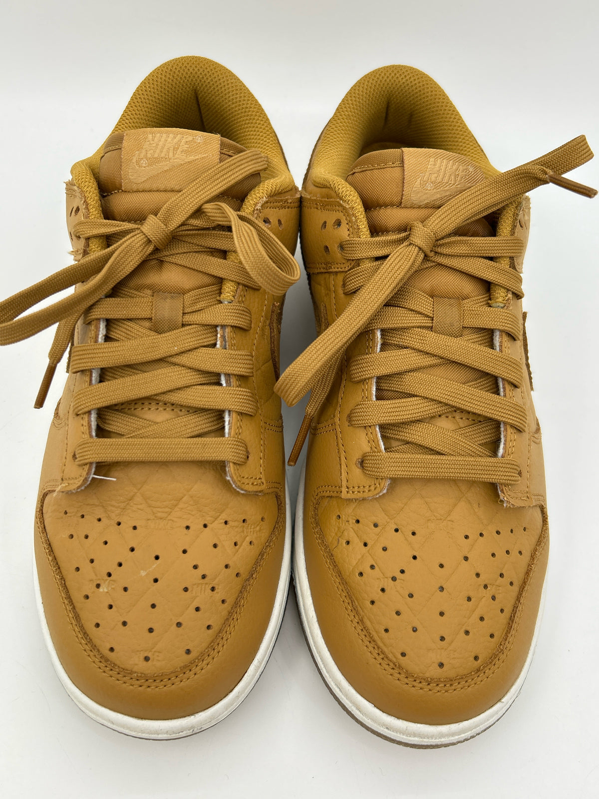 NIKE Size 9 Wheat Women Sneakers